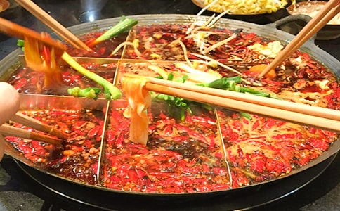 有關(guān)火鍋?zhàn)魑?00字六篇