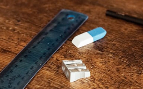 漂亮的文具盒300字作文