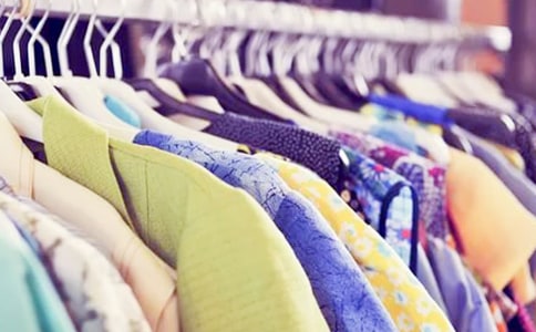 換衣服童話作文